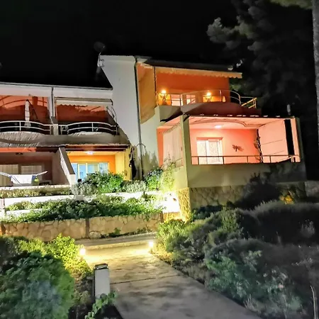 Apartment Dino - Gorgeous Garden