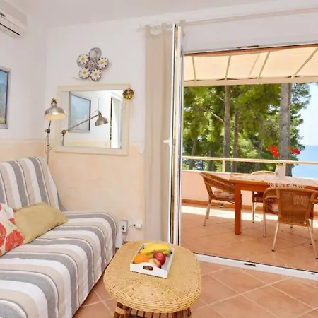 Dino - Gorgeous Garden Apartment *