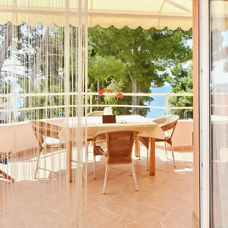 Dino - Gorgeous Garden Apartment *