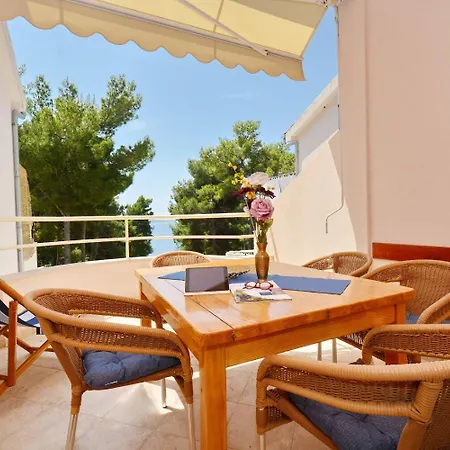 Dino - Gorgeous Garden Apartment *