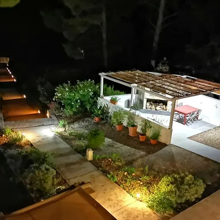 Apartments Dino דירה *