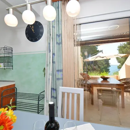 Apartments Dino דירה