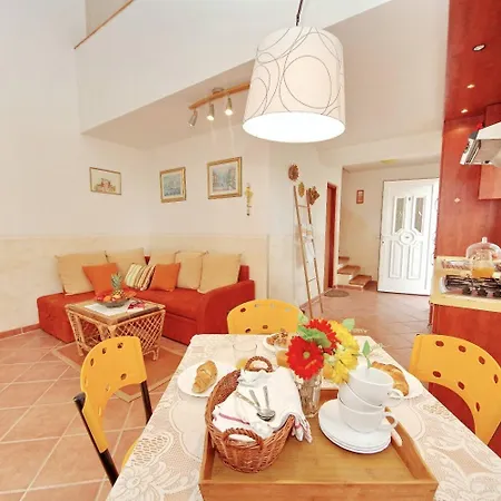 Apartments Dino דירה *