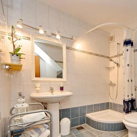 Apartments Dino דירה