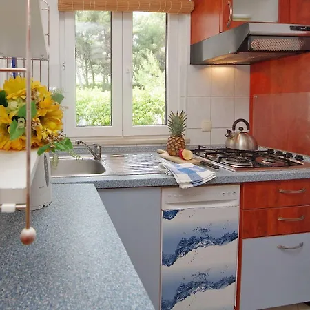 Apartments Dino דירה *